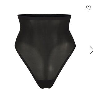 Skims NEW HIGH-WAISTED THONG